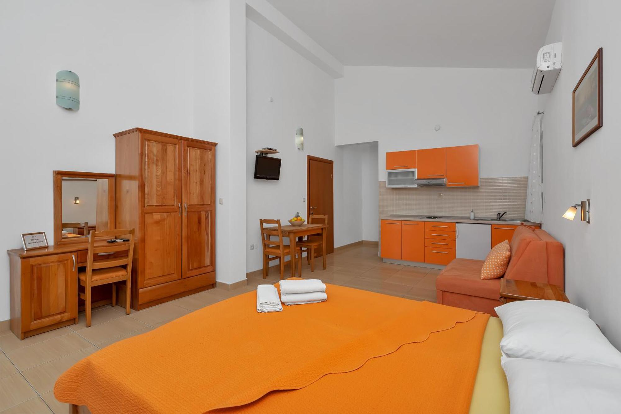 Apartment Juric 1 Baska Voda