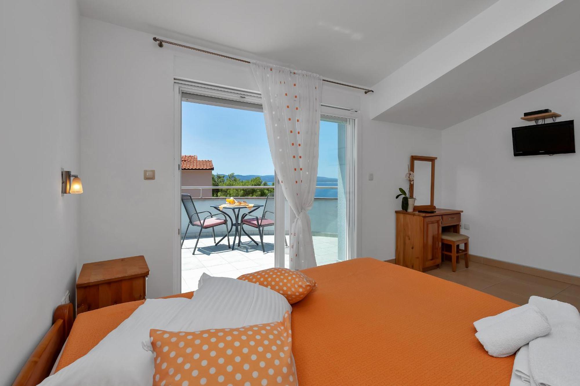 Apartment Juric 1 Baska Voda