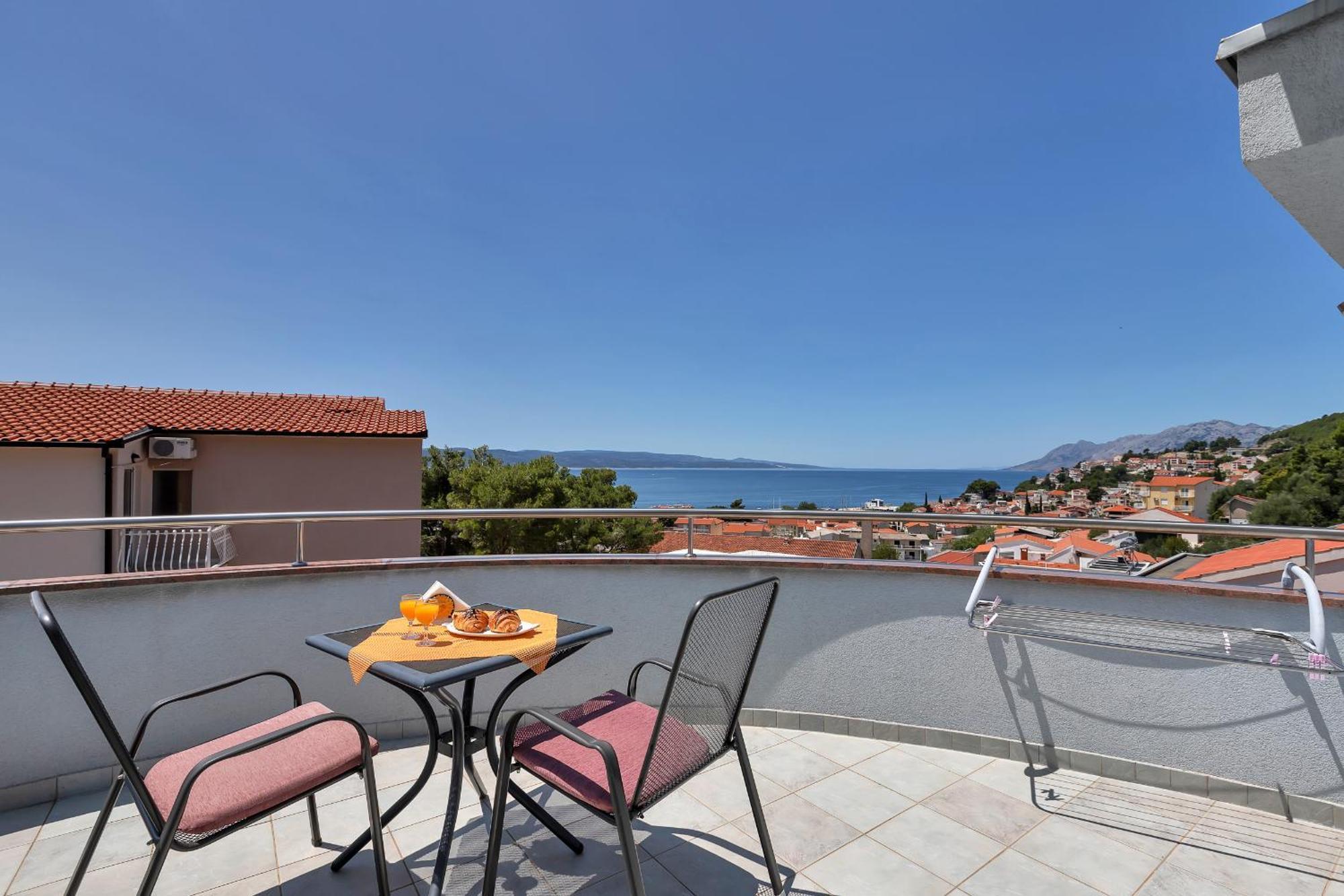 Apartment Juric 1 *